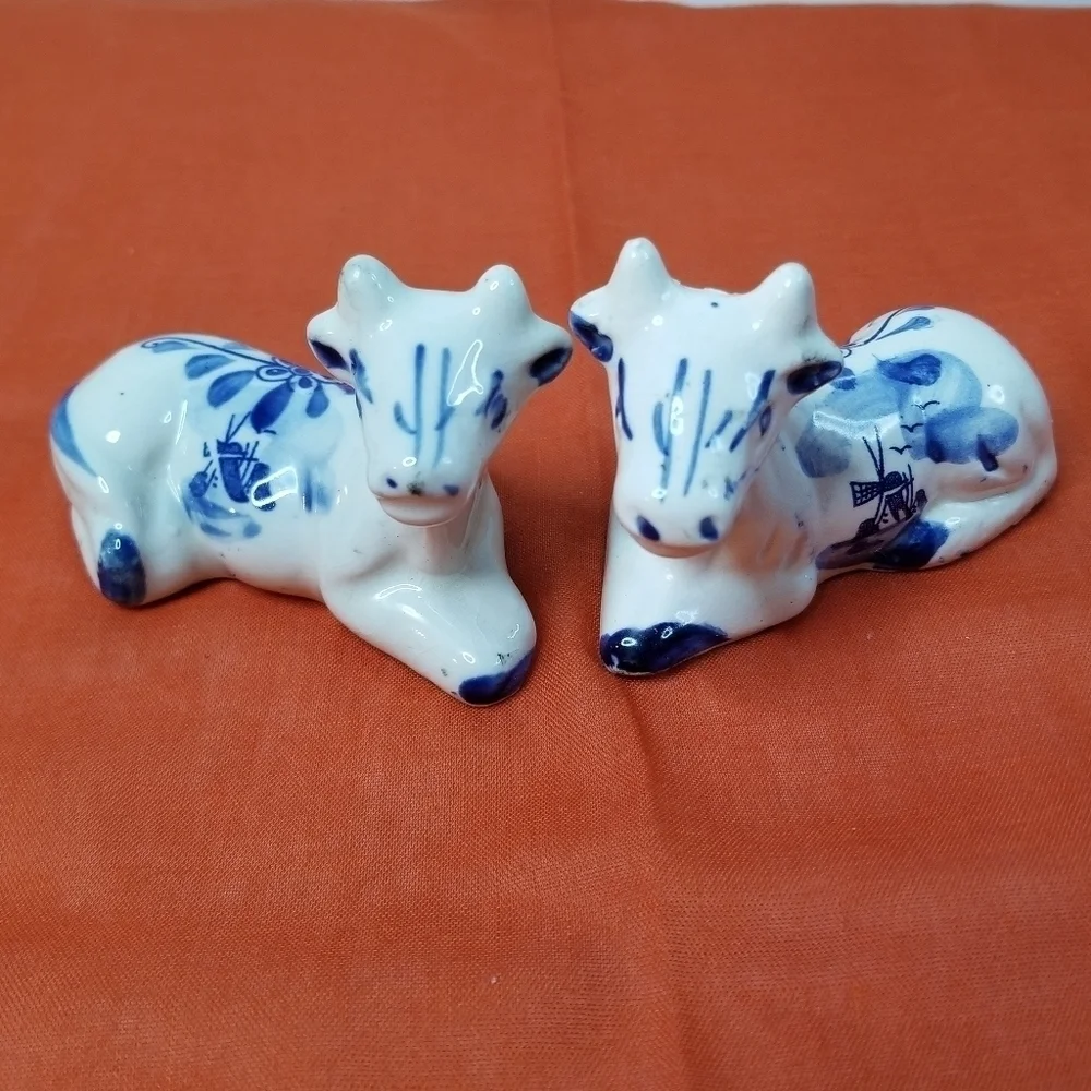 Vintage Blue & White Ceramic Cow Salt & Pepper Shakers, Holland Windmill Design